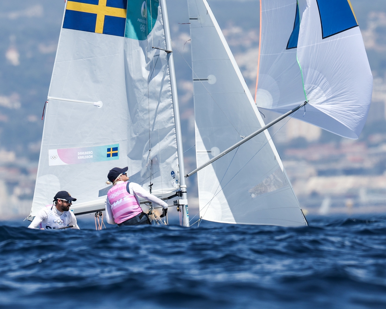 image: Anton och Lovisa jagar medalj på OS-seglingarna i 470